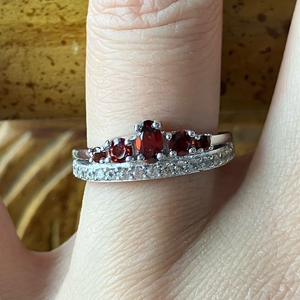 Natural Vermelho Red Garnet Sterling Silver Ring Size 5.75